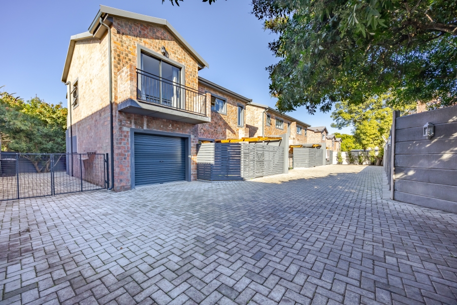 3 Bedroom Property for Sale in Belgravia Western Cape